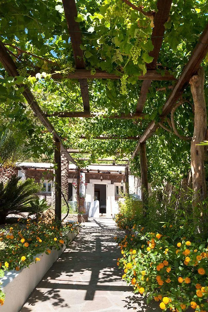 Hotel Oasi Panarea 4*,  Italien