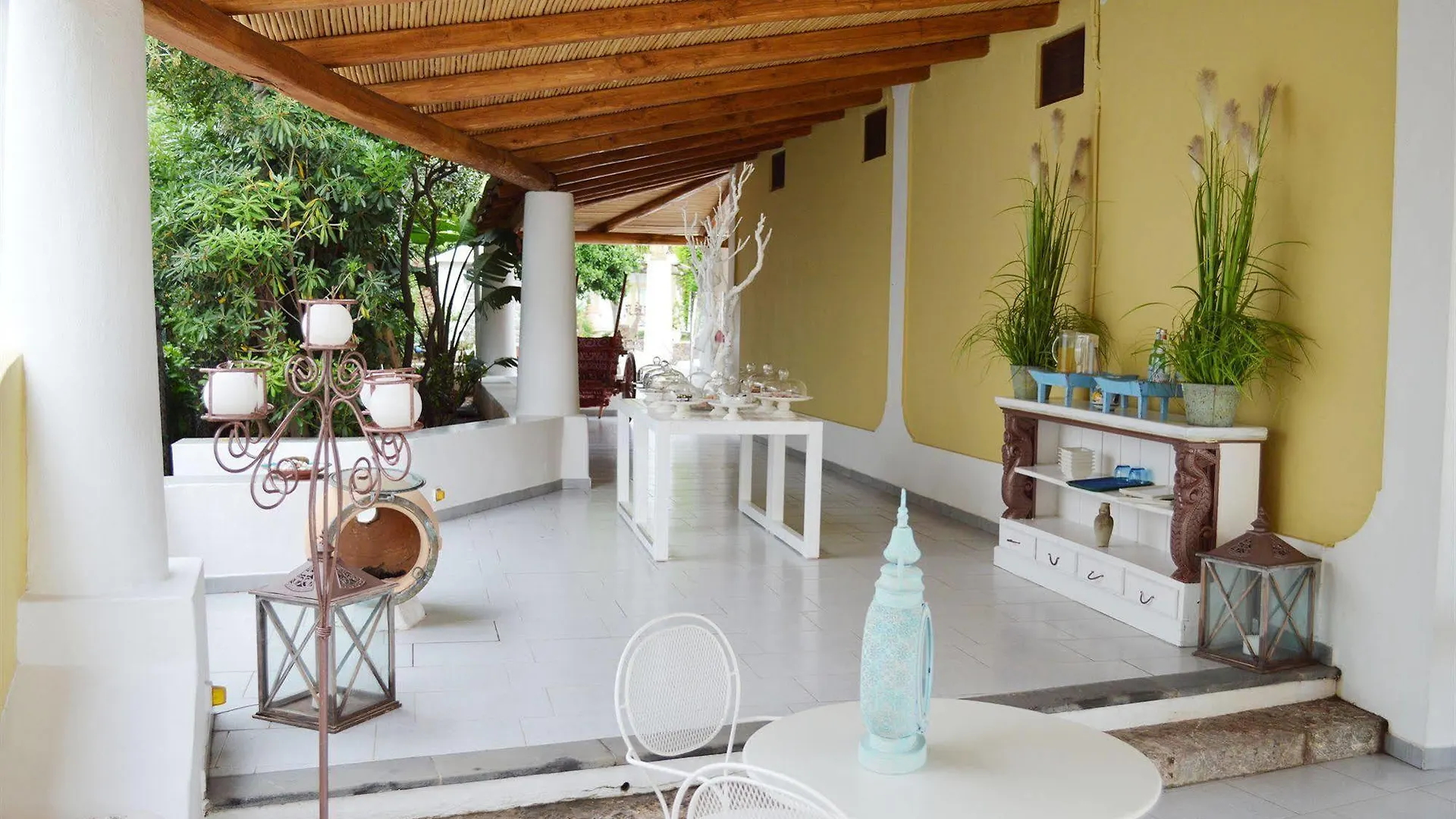 Hotel Oasi Panarea 4*,