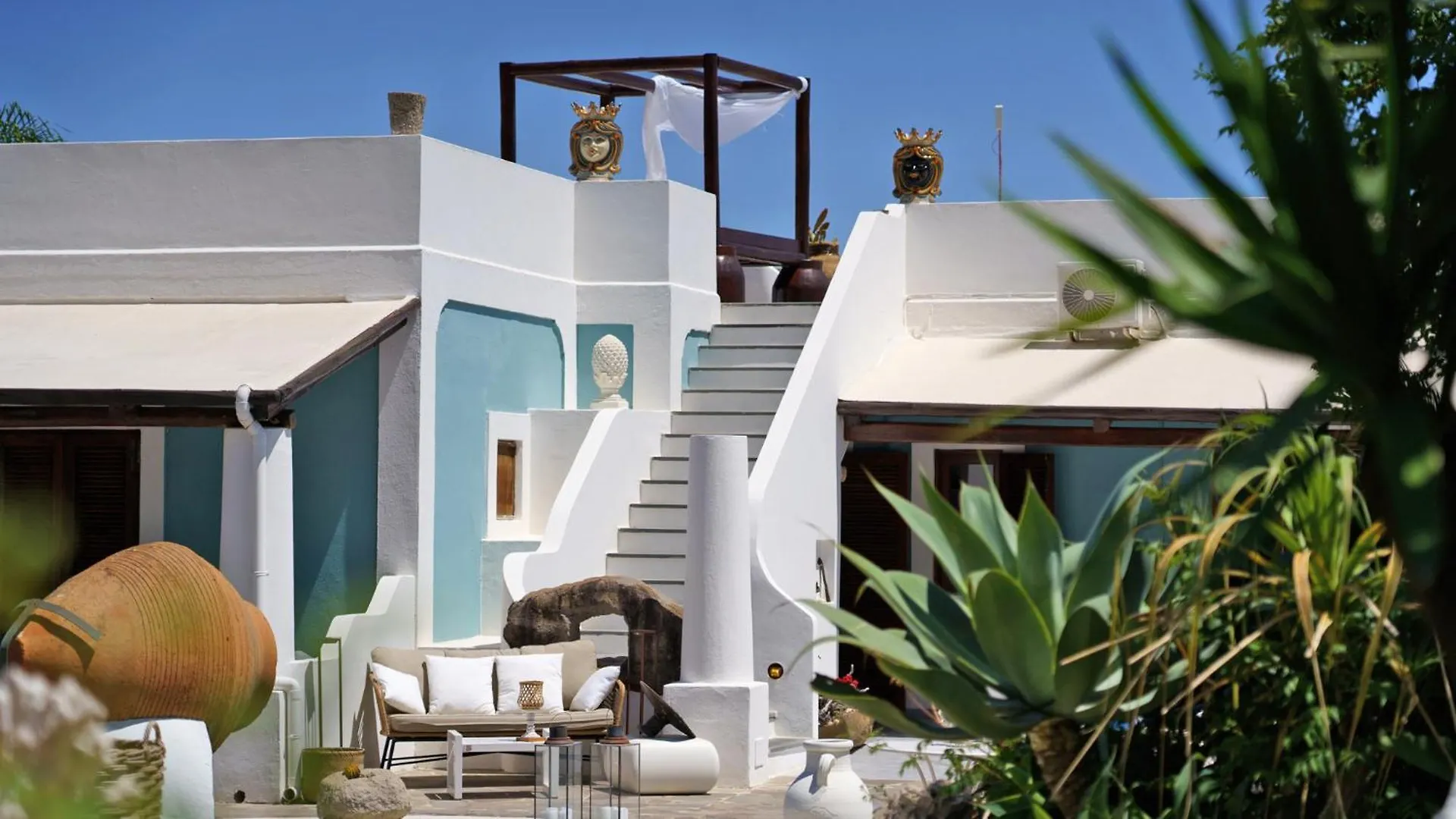 Hotel Oasi Panarea 4*,