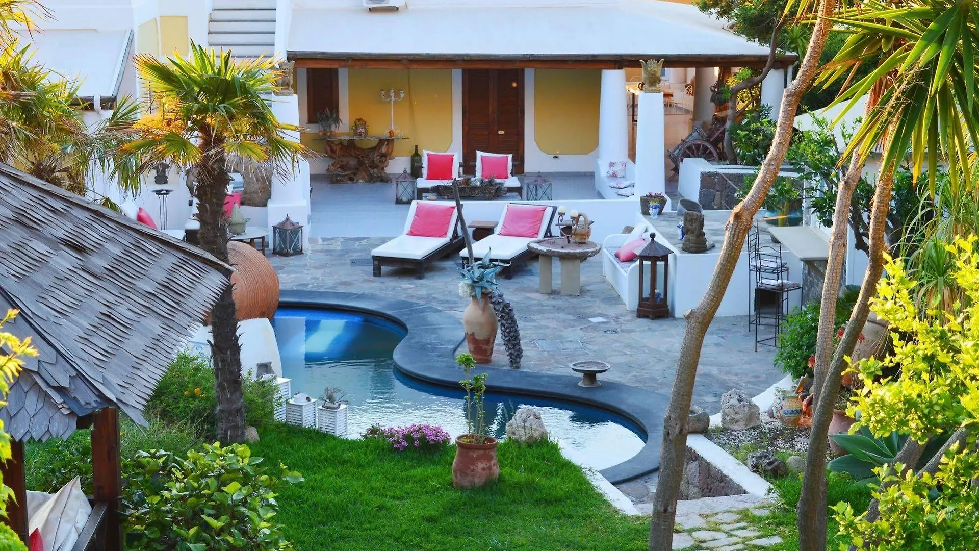 Hotel Oasi Panarea 4*,